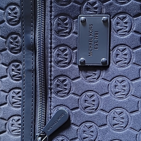 Blue Neoprene Michael Kors Crossbody - Picture 2 of 14